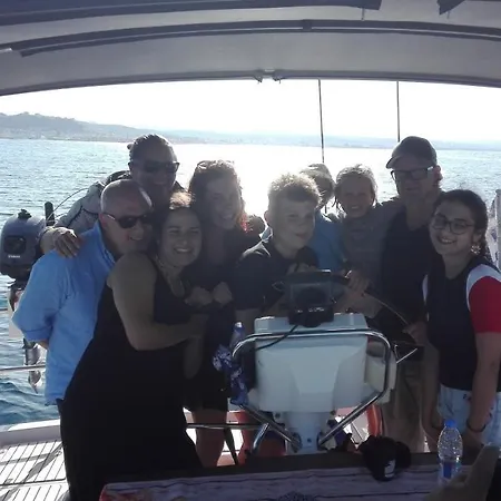 Chania Sailing Private Cruises Πλωτό κατάλυμα Χανιά