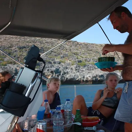 Chania Sailing Private Cruises Πλωτό κατάλυμα