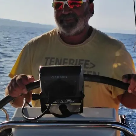 Πλωτό κατάλυμα Chania Sailing Private Cruises *